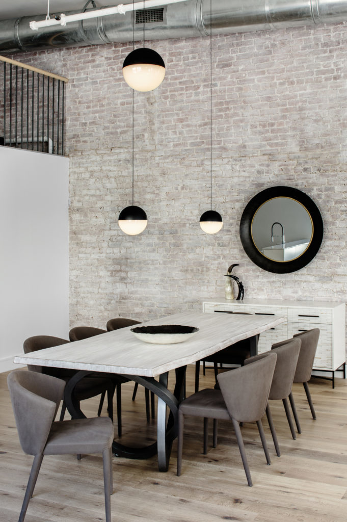 Salle à manger dans un loft